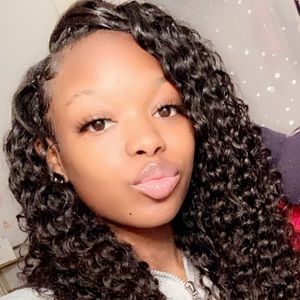 Meet your Posher, Janisa